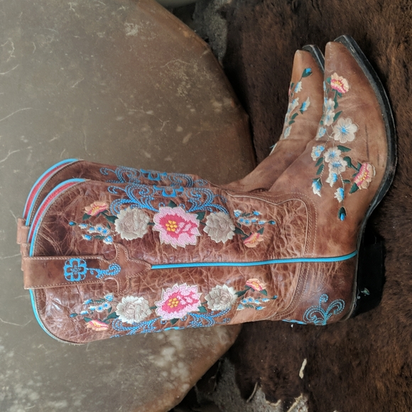 MACIE BEAN Rose Garden distressed leather floral embroidered cowgirl boots sz 8 - Picture 5 of 16